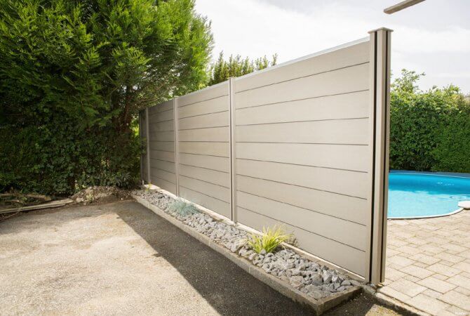 The Difference Between Wood Plastic Fence and Conventional Fence
